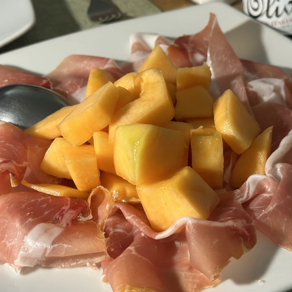 Il Cris - Prosciutto & melon - Italian Near Me - Lenno, 25 Il Cris - Prosciutto & melon - Italian Near Me - Lenno, 25