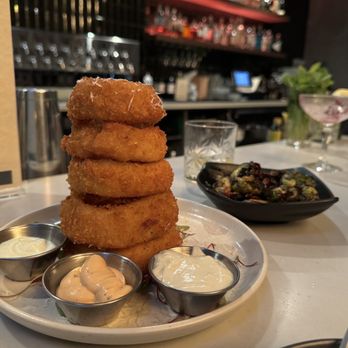 Fermentation Lab - Beer battered onion rings at the bar - Cocktail Bars Near Me - San Francisco, California