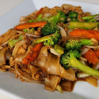 Sabaidee Cafe Green Bay - Pad See Ew (sweet soy sauce noodles) - Laotian Near Me - Green Bay, Wisconsin Sabaidee Cafe Green Bay - Pad See Ew (sweet soy sauce noodles) - Laotian Near Me - Green Bay, Wisconsin