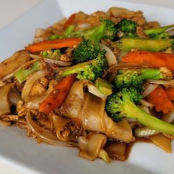 Sabaidee Cafe Green Bay - Pad See Ew (sweet soy sauce noodles)