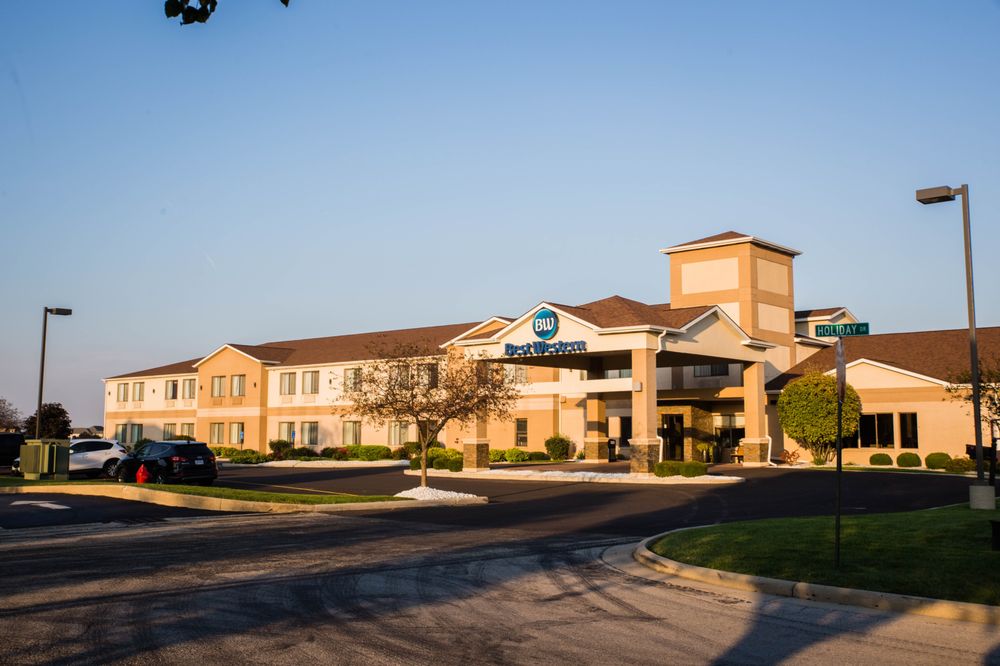 BEST WESTERN CELINA Updated June 2024 149 Photos 2020 Holiday Dr