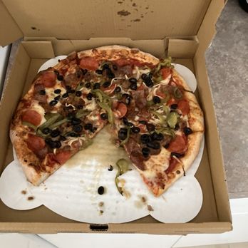 Luciano's Pizza - 14" manhatten pizza - Pizza Near Me - Cape Coral, Florida