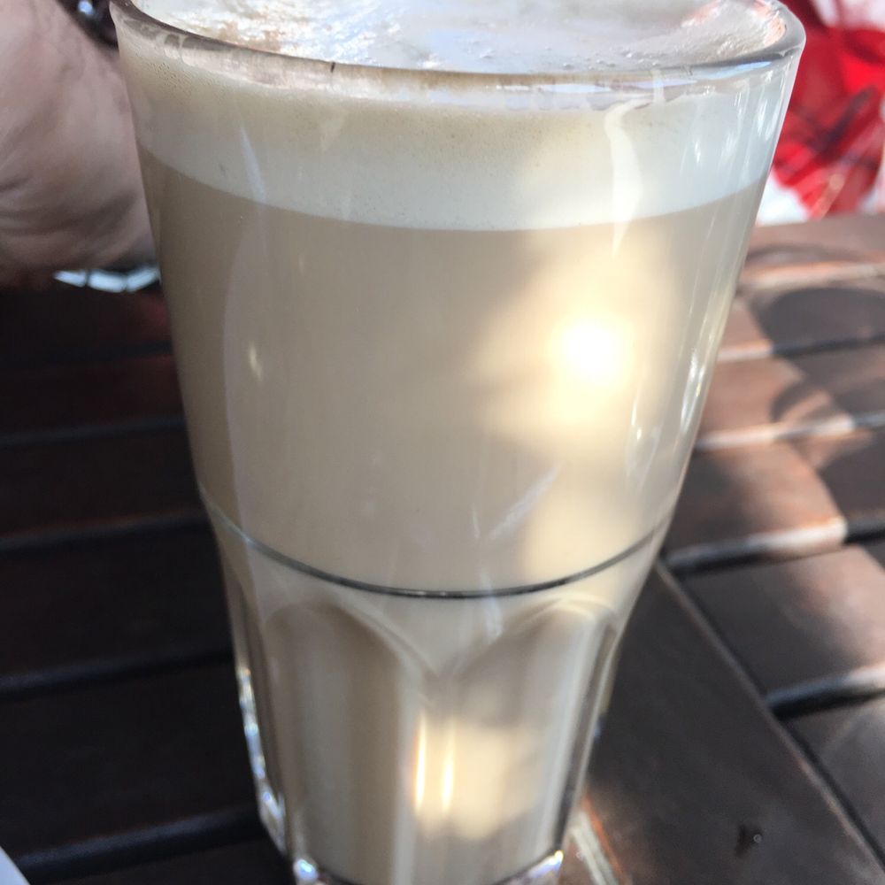 Röda Villan - Cafes Near Me - Stockholm, Alberta