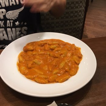 Foto de Iavarone Italian Kitchen & Pizzeria - New Hyde Park, NY, Estados Unidos. Gnocchi with Vodka Sauce