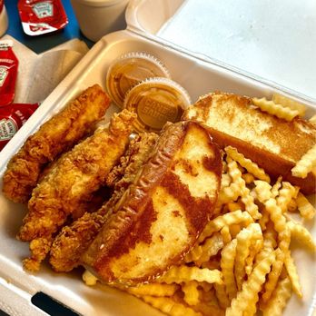 Raising Cane's Chicken Fingers - The Caniac Combo - 6 Chicken Fingers - Fast Food Near Me - Burleson, Texas Raising Cane's Chicken Fingers - The Caniac Combo - 6 Chicken Fingers - Fast Food Near Me - Burleson, Texas
