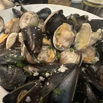 Sotto Mare - Mussel/Clam Steamers Combo - Seafood Near Me - San Francisco, California Sotto Mare - Mussel/Clam Steamers Combo - Seafood Near Me - San Francisco, California