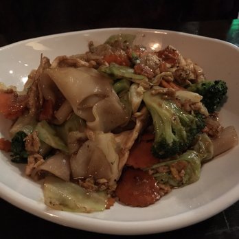 Maple Valley Thai Cuisine - Phad See Ew with Chicken - Thai Near Me - Maple Valley, Washington Maple Valley Thai Cuisine - Phad See Ew with Chicken - Thai Near Me - Maple Valley, Washington