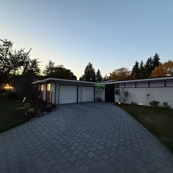 Saltos Landscaping - driveway with pavers - Irrigation Near Me Saltos Landscaping - driveway with pavers - Irrigation Near Me