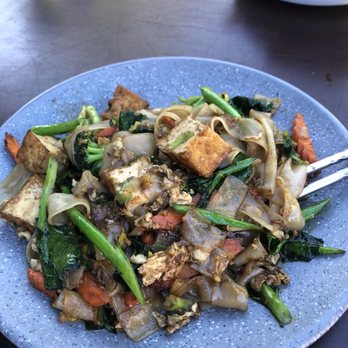 Pineapple Thai - Pad kee eww tofu (happy hr $7) - Thai Near Me - Cupertino, California