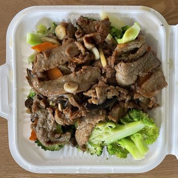 Silver House - Beef & broccoli - Chinese Near Me - San Mateo, California