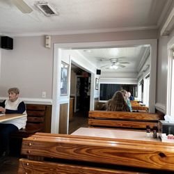 Olde House Cafe - Seating area