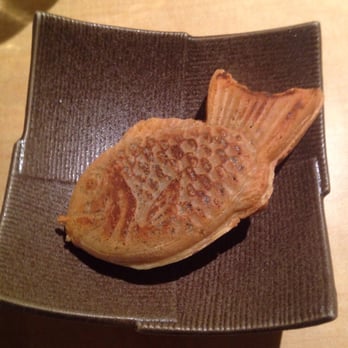 Ramen Misoya - Pancake fish shape dessert sweet filled with beans wow! Really tasty! - Ramen Near Me - Mount Prospect, Illinois