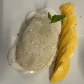 Thai Avenue - Mango Sticky Rice - Thai Near Me - Garden Grove, California Thai Avenue - Mango Sticky Rice - Thai Near Me - Garden Grove, California