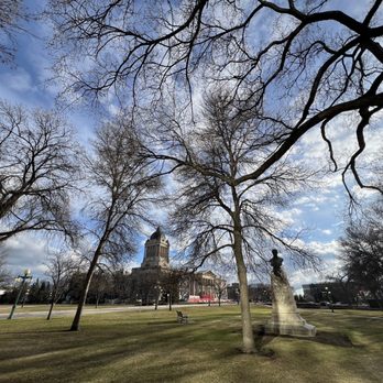 Manitoba Legislative Building - Landmarks & Historical Buildings Near Me - Winnipeg, Manitoba