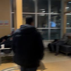 Swedish Hospital Emergency Room - They barely got patients since it's been 3 times of clearing peoples from front since 10 hours
