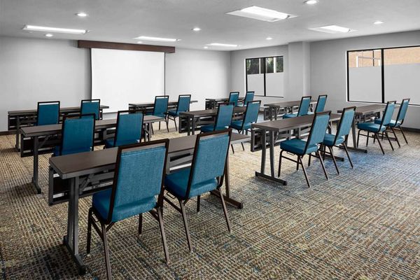 Hampton Inn Phoenix-Biltmore by null