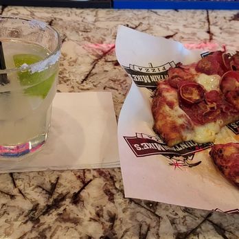 Mountain Mike's Pizza - Margarita & Mini Pizza, Jalapeno,  Pineapple & Prperoni. - Pizza Near Me - Windsor, California
