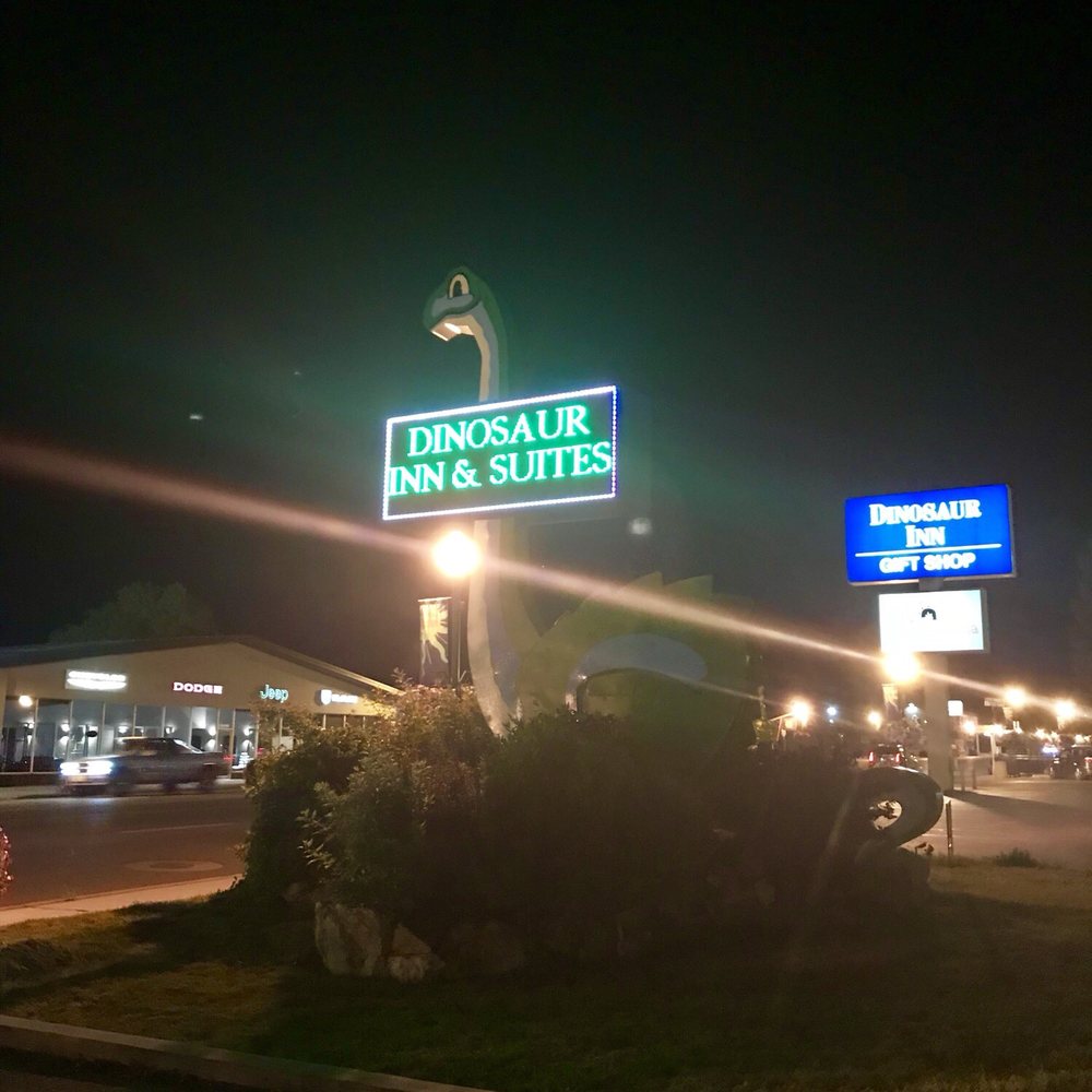 Dinosaur Inn & Suites - Hotels Near Me - Vernal, Utah Dinosaur Inn & Suites - Hotels Near Me - Vernal, Utah