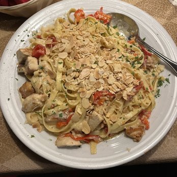 Frugatti's - Garlic Chicken Fettuccine - Italian Near Me - Bakersfield, California Frugatti's - Garlic Chicken Fettuccine - Italian Near Me - Bakersfield, California