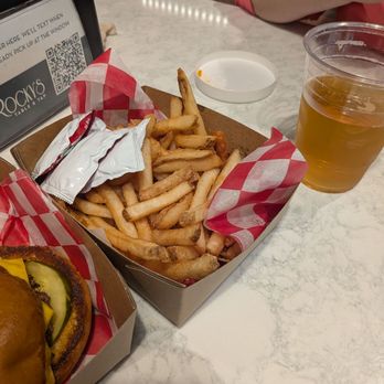 Rocky's Table and Tap - Cheeseburger+Fries - Bars Near Me - Chicago, Illinois Rocky's Table and Tap - Cheeseburger+Fries - Bars Near Me - Chicago, Illinois