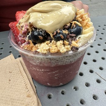 Roots & Rye - Medium Bowl with Açai Base - Acai Bowls Near Me - Pasadena, California Roots & Rye - Medium Bowl with Açai Base - Acai Bowls Near Me - Pasadena, California