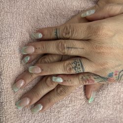 Ann's Nails Salon - Happy holidays