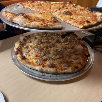 ZUPPARDI’S APIZZA - Updated May 2025 - 730 Photos & 665 Reviews - 179