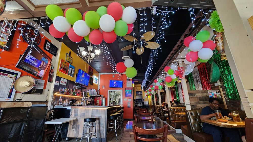 Lauras Restaurant