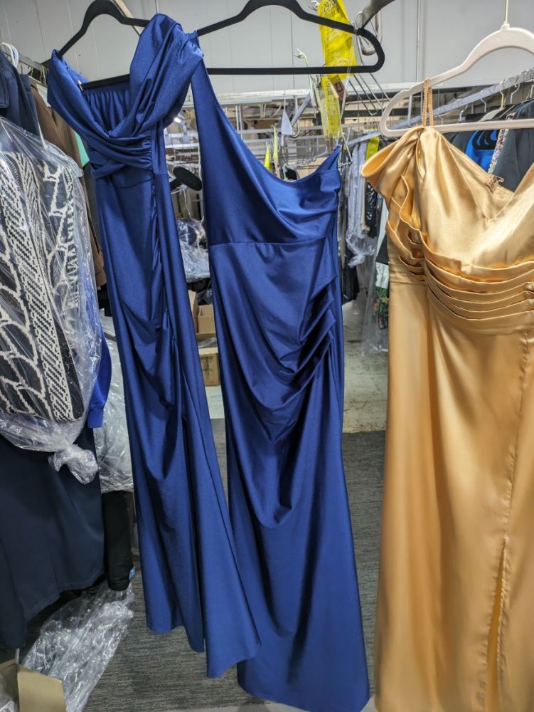 INDIAN VILLAGE CLEANERS Updated May 2024 18577 Grand River Ave