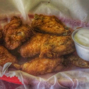 Denny's Place - Hot Wings - Pizza Near Me - Crescent, Iowa