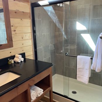 Mt Lemmon Hotel - Shower - Hotels Near Me - Mount Lemmon, Arizona Mt Lemmon Hotel - Shower - Hotels Near Me - Mount Lemmon, Arizona