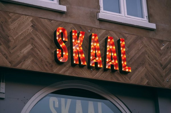 Skaal by null