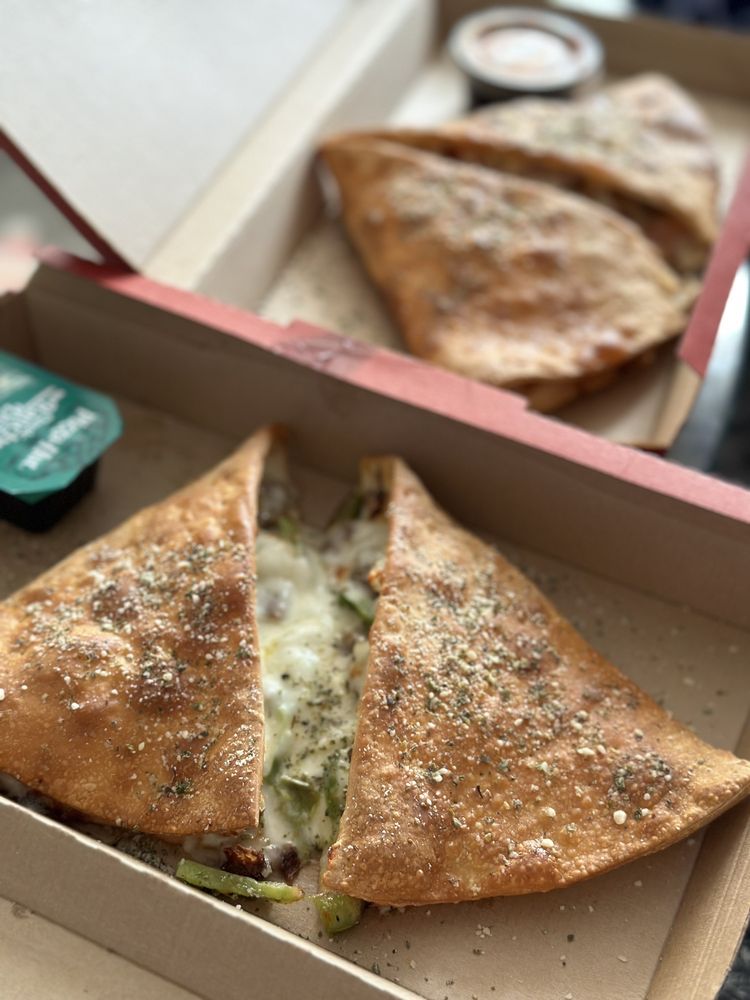 PIZZA HUT Updated October 2024 48 Photos & 119 Reviews 16923