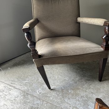 Planes Moving & Storage of Indianapolis - Donghia chair completely unrepairable - Movers Near Me - Indianapolis, Indiana Planes Moving & Storage of Indianapolis - Donghia chair completely unrepairable - Movers Near Me - Indianapolis, Indiana