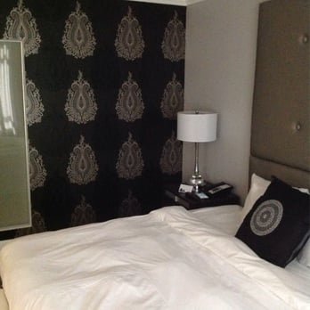 Hotel Deco Omaha, Tapestry Collection by Hilton - Damask wall paper. - Hotels Near Me - Omaha, Nebraska Hotel Deco Omaha, Tapestry Collection by Hilton - Damask wall paper. - Hotels Near Me - Omaha, Nebraska