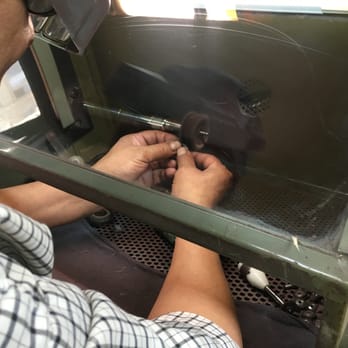 LA Chic Jewelry - His team "best polisher" is polishing my ring :)) - Jewelry Near Me - Los Angeles, California