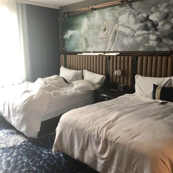 Hotel EMC2, Autograph Collection - Sleep area with beautiful picture - Hotels Near Me - Chicago, Illinois Hotel EMC2, Autograph Collection - Sleep area with beautiful picture - Hotels Near Me - Chicago, Illinois