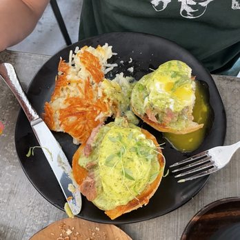 Chuponcito - Egg Benedict with carnitas - Mexican Near Me - Aliso Viejo, California