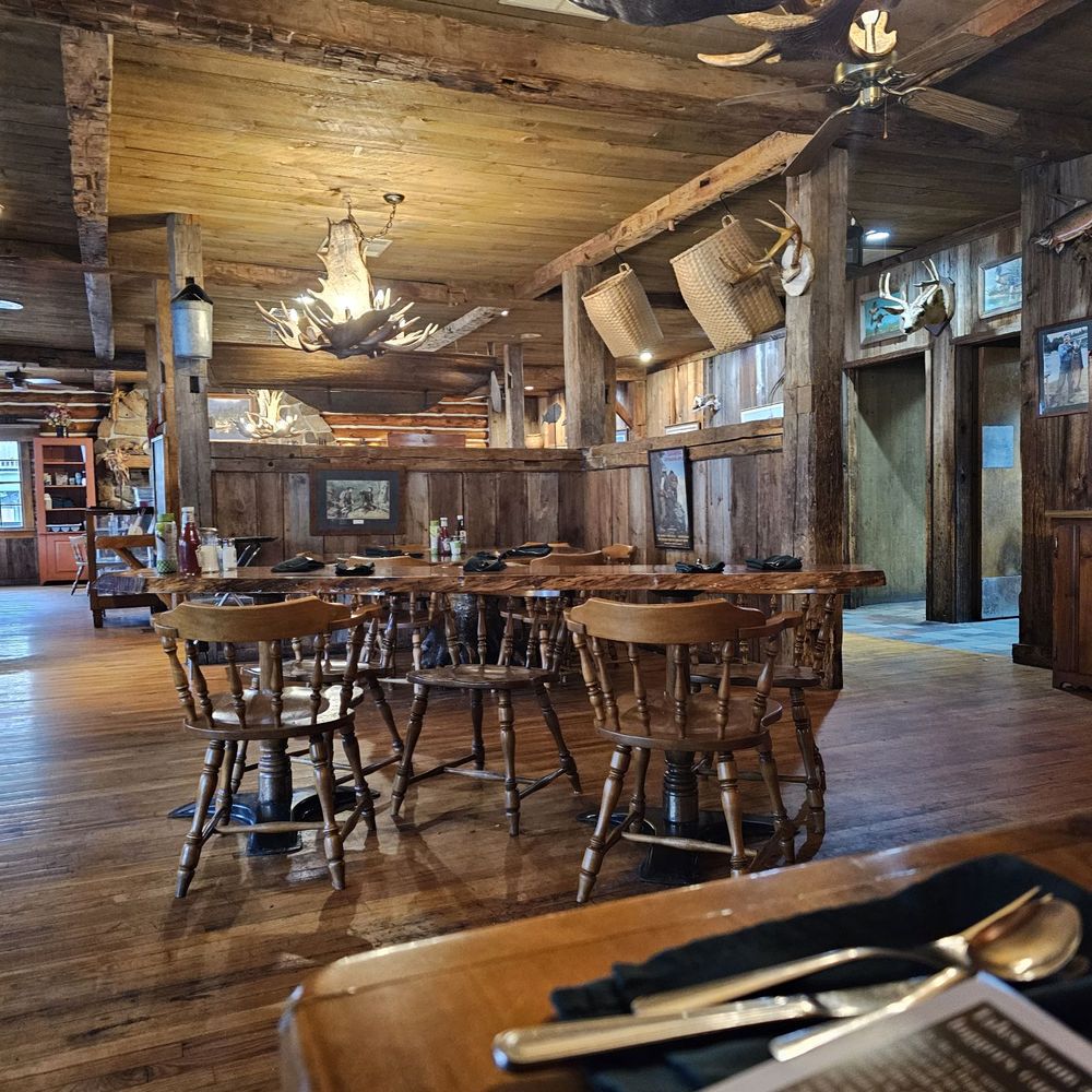 Flapjack Pete's - Dining room - Breakfast & Brunch Near Me - Lake George, New York
