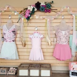 N'styl Performance Wear - Spring Blossoms @ N'styl
