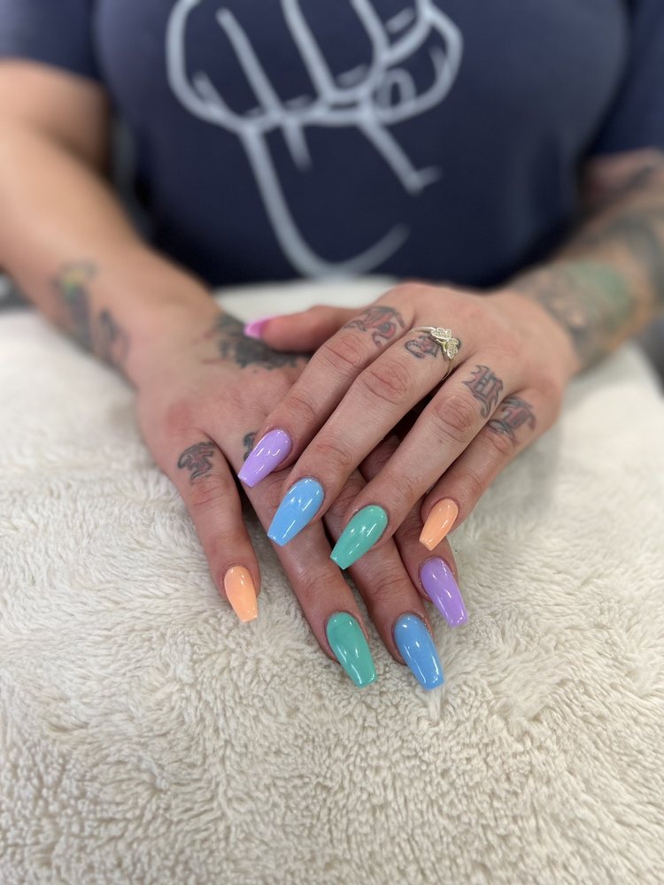 NaNa Beauty Nails & Spa Logo