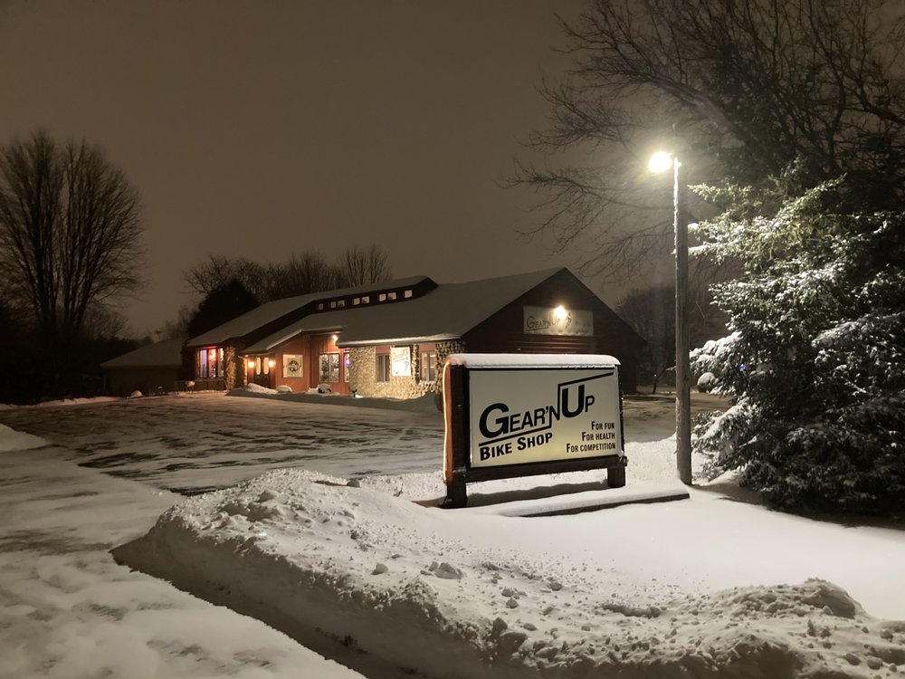 Gear 'N Up Bicycle Shop Logo