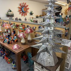 Midwest Antiques and Collectables - .