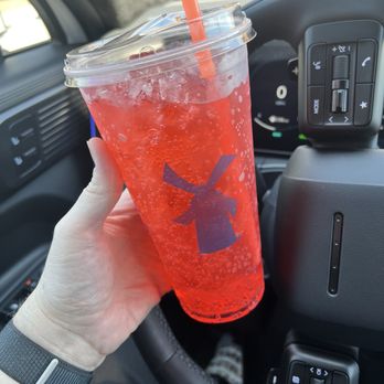 Dutch Bros Coffee - Sugar free strawberry, peach, sparkling soda - Juice Bars & Smoothies Near Me - Las Vegas, Nevada