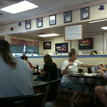 Weeze's Cafe - Interior - Diners Near Me - Bartlesville, Oklahoma Weeze's Cafe - Interior - Diners Near Me - Bartlesville, Oklahoma