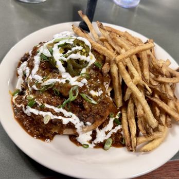 Paul's Restaurant - No chili burger on the menu. The waitress said she would ask the kitchen. And this is what they made for me. Best chili burger of my life. - Breakfast & Brunch Near Me - Vancouver, Washington