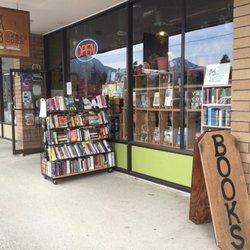 Baker's Books - Storefront view.