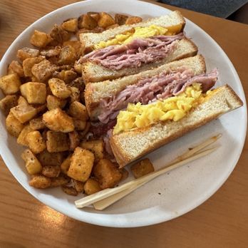 Cafe Americano at Caesars Palace - Breakfast Sandwich - Breakfast & Brunch Near Me - Las Vegas, Nevada Cafe Americano at Caesars Palace - Breakfast Sandwich - Breakfast & Brunch Near Me - Las Vegas, Nevada