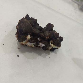 Peterbrooke Chocolatier Palm Beach - Chocolate dipped popcorn - Desserts Near Me - Palm Beach, Florida Peterbrooke Chocolatier Palm Beach - Chocolate dipped popcorn - Desserts Near Me - Palm Beach, Florida