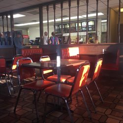 Kreem Kup Drive In - View of the dining room